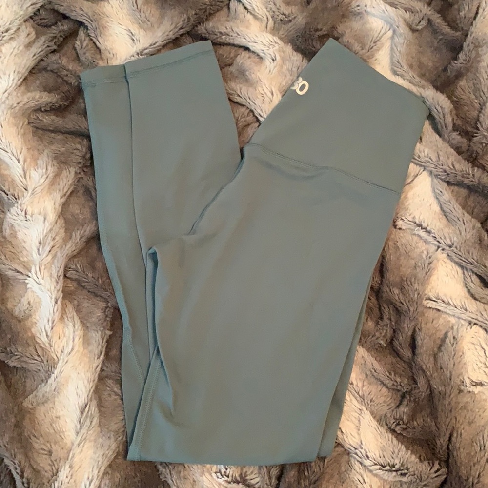 High waisted leggings